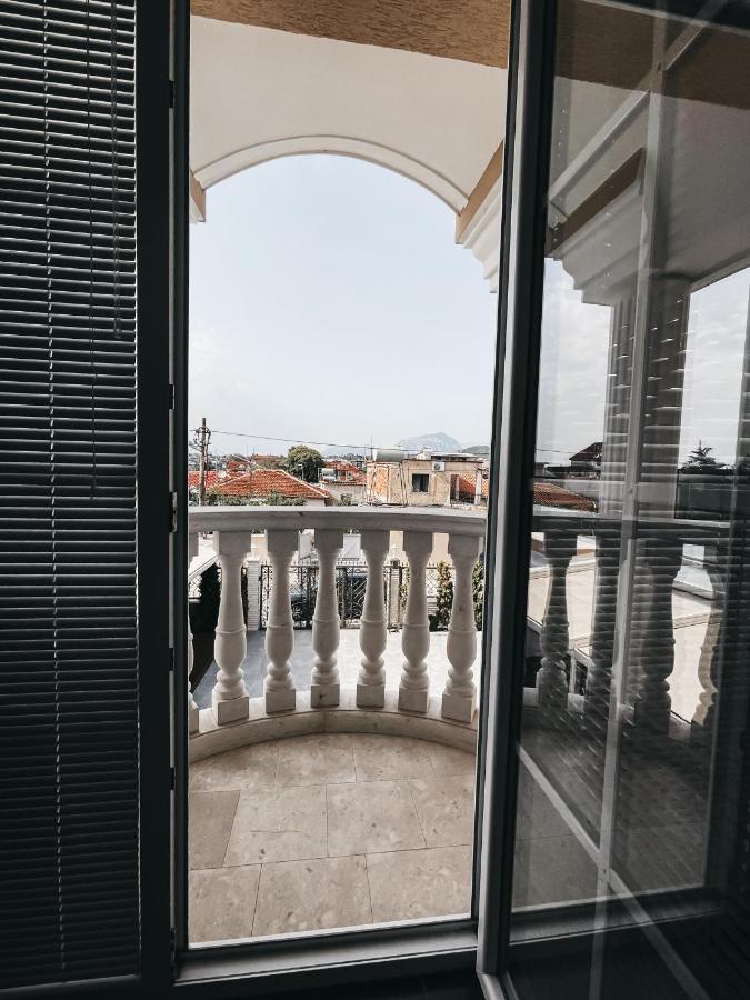 טיראנה Amansar Boutique Hotel מראה חיצוני תמונה